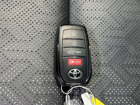 Used 2023 Toyota Sequoia Limited image 28