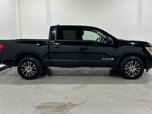 Used 2023 Nissan Titan SV image 20