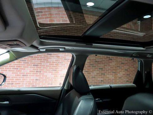 Used 2023 Nissan Rogue SV w/ SV Premium Package image 15