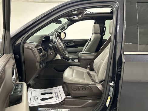 Certified 2022 Chevrolet Tahoe LT w/ Luxury Package AWD/4WD image 9
