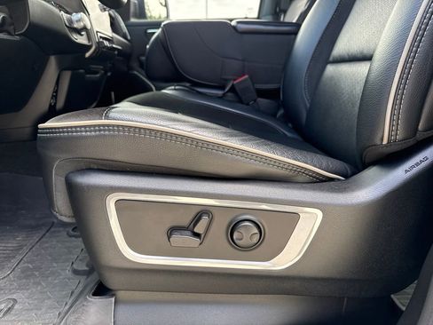 Used 2024 RAM 1500 Laramie AWD/4WD image 22