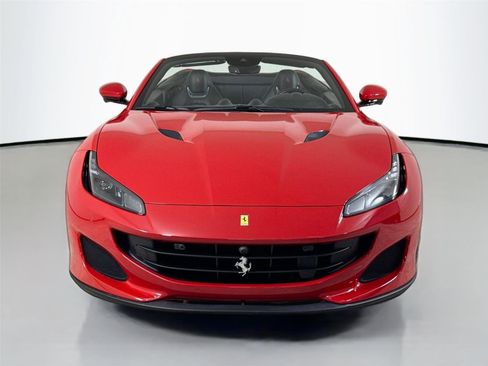 Used 2020 Ferrari Portofino image 11