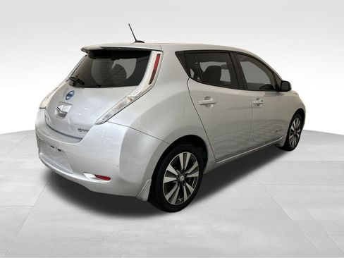Used 2015 Nissan Leaf SV FWD image 5