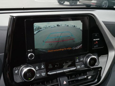 Certified 2026 Toyota Highlander XLE image 31