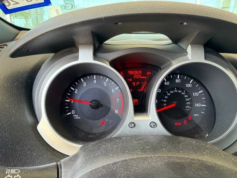 Used 2015 Nissan Juke S FWD image 6