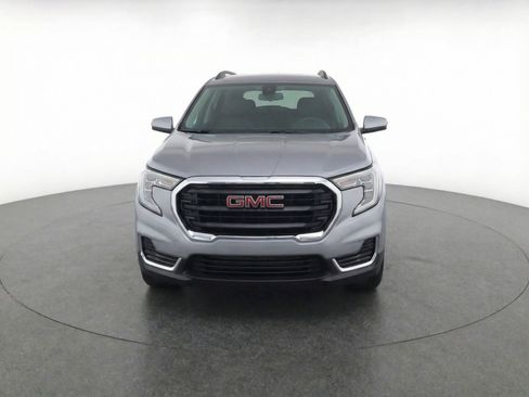 Used 2023 GMC Terrain SLE w/ Driver Convenience Package image 8