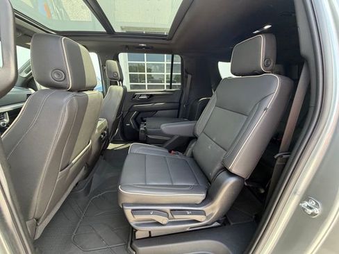 Used 2025 Chevrolet Suburban Premier w/ Sun And Tow Package AWD/4WD image 11