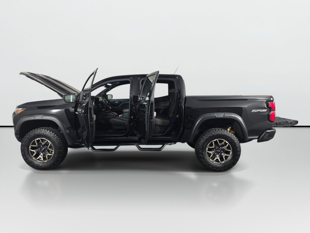 Used 2024 Chevrolet Colorado ZR2 w/ Technology Package AWD/4WD image 10