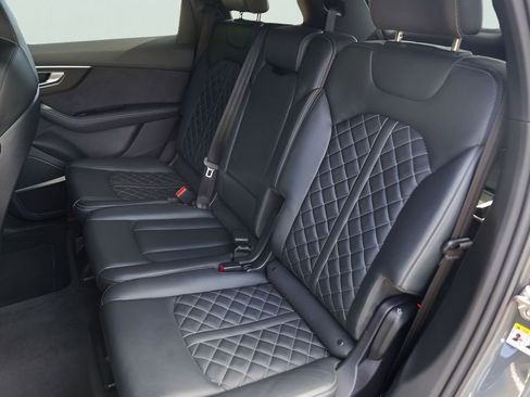 Used 2023 Audi SQ7 Premium Plus AWD/4WD image 27