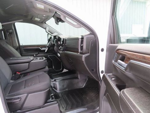 Used 2024 GMC Sierra 3500 SLE w/ SLE Convenience Package image 24