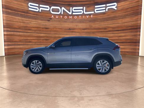 Used 2023 Volkswagen Atlas Cross Sport SE image 2