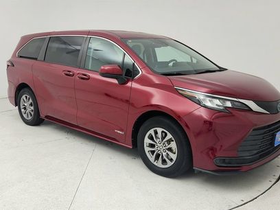 Used 2021 Toyota Sienna LE