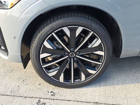 New 2026 Volvo XC60 B5 Ultra w/ Protection Package Premier AWD/4WD image 4