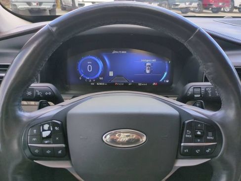 Used 2020 Ford Explorer Platinum w/ Premium Technology Package AWD/4WD image 32