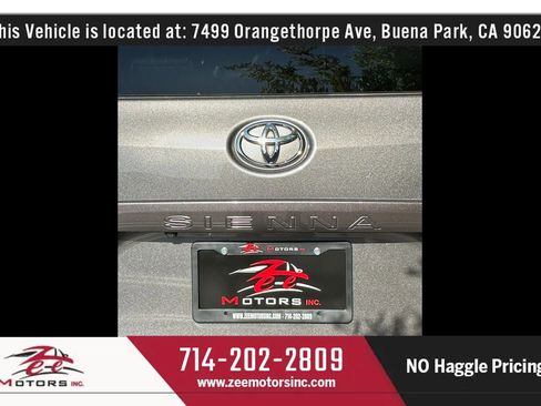 Used 2017 Toyota Sienna SE Premium w/ Cargo Management Package FWD image 54