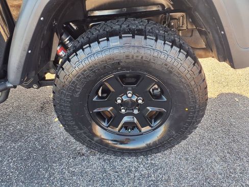 Used 2023 Jeep Gladiator Mojave w/ Trailer Tow Package AWD/4WD image 20