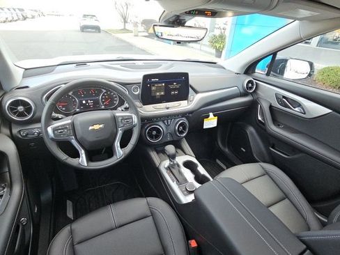 New 2025 Chevrolet Blazer LT w/ Sound & Technology Package FWD image 38
