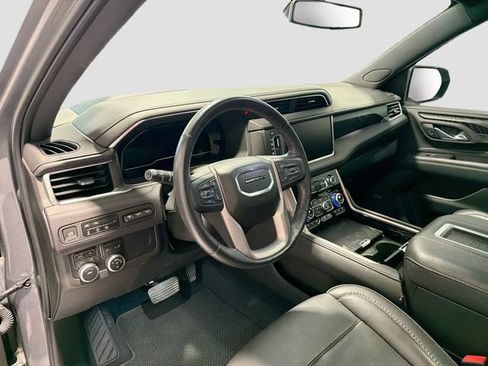Used 2022 GMC Yukon XL Denali AWD/4WD image 9