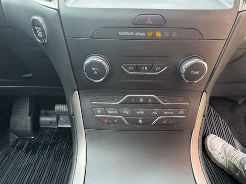 Used 2020 Ford Edge SEL AWD/4WD image 37