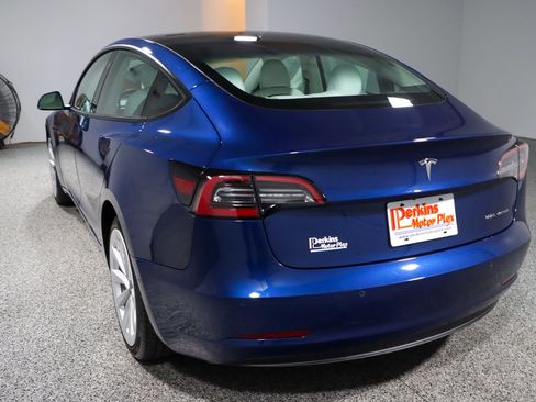 Used 2022 Tesla Model 3 Long Range image 9