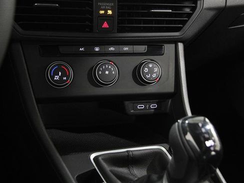 Used 2023 Volkswagen Jetta Sport image 13