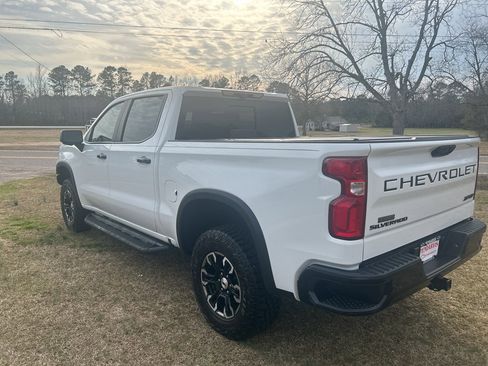 Used 2023 Chevrolet Silverado 1500 ZR2 w/ Technology Package image 11