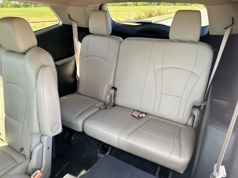 Used 2021 Buick Enclave Premium w/ Sun and Sites Package image 23