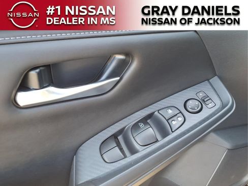 Used 2025 Nissan Sentra SV w/ All-Weather Package FWD image 10