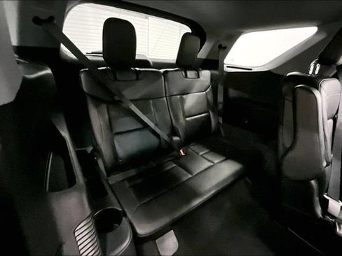 Used 2023 Ford Explorer Limited AWD/4WD image 32