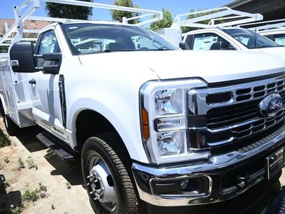 New 2025 Ford F350 XL w/ XL Chrome Package