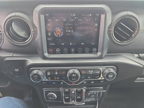 Used 2021 Jeep Wrangler Unlimited Sahara image 12