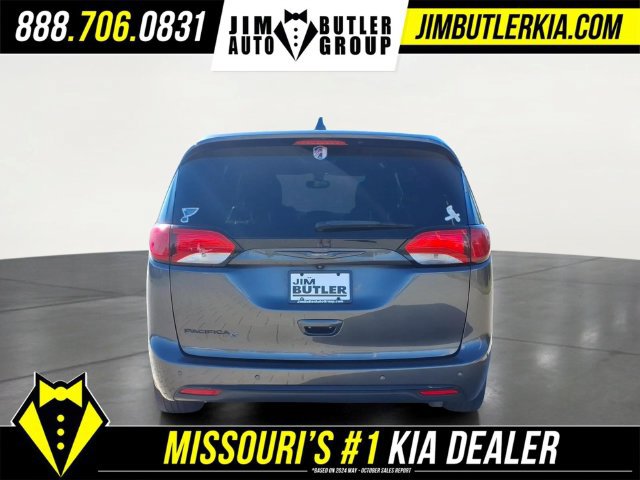 Used 2019 Chrysler Pacifica Touring Plus w/ S Appearance Package FWD image 22