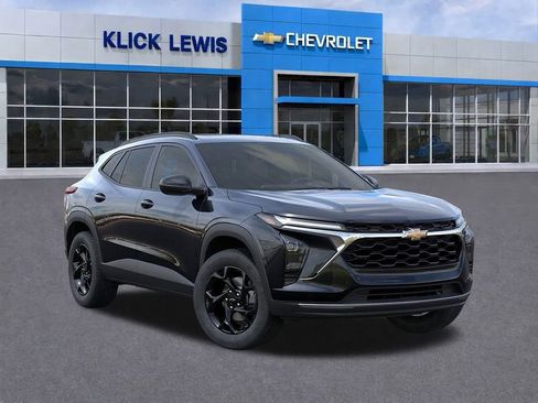 New 2026 Chevrolet Trax LT w/ Sunroof Package image 7