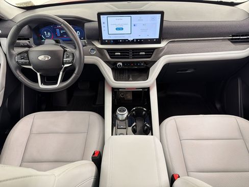 Certified 2025 Ford Explorer Platinum w/ Ultimate Package AWD/4WD image 17