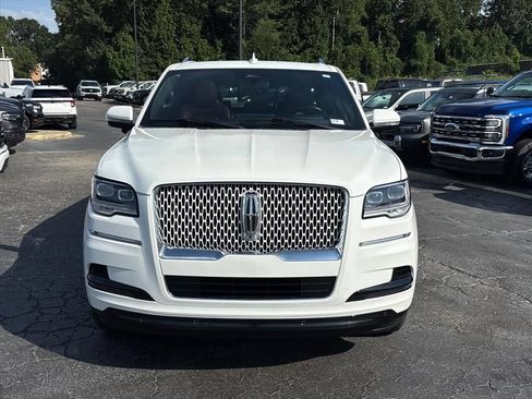 Used 2023 Lincoln Navigator L Reserve w/ Equipment Group 201A AWD/4WD image 2