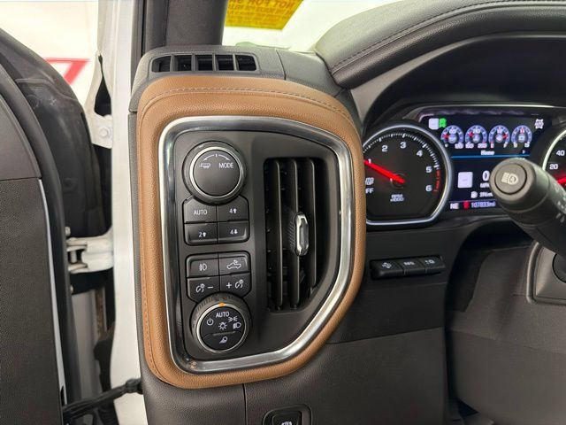 Used 2020 Chevrolet Silverado 1500 High Country w/ Technology Package AWD/4WD image 23