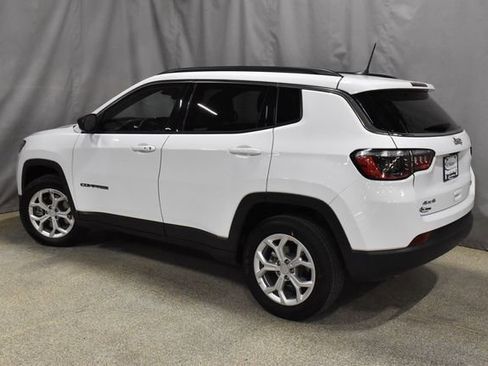 Used 2024 Jeep Compass Latitude image 6
