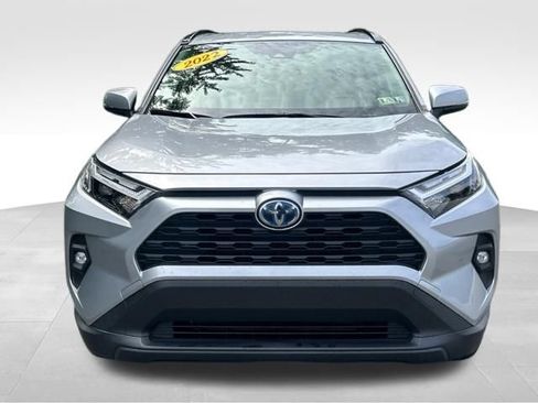 Used 2022 Toyota RAV4 XLE Premium AWD/4WD image 9