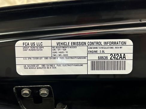 Used 2024 Jeep Wrangler Unlimited Rubicon 4xe w/ Safety Group AWD/4WD image 21