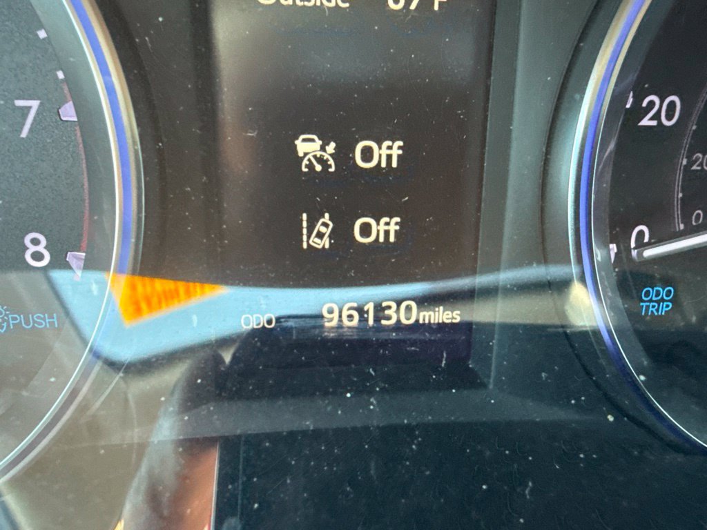 Used 2019 Toyota Highlander XLE AWD/4WD image 34