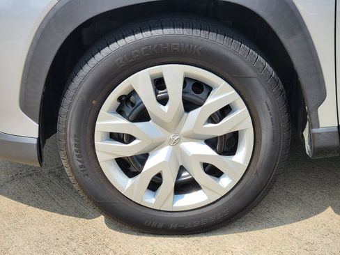 Used 2022 Toyota Corolla Cross L FWD image 10