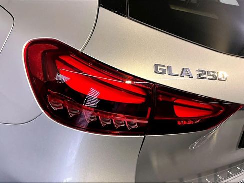 New 2026 Mercedes-Benz GLA 250 4MATIC image 5