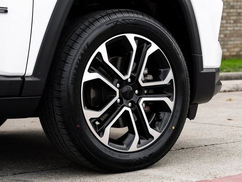 Used 2022 Jeep Compass Limited image 68