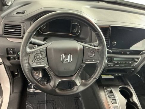 Used 2023 Honda Passport EX-L image 16