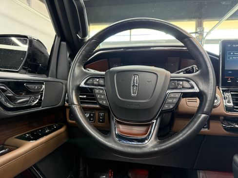 Used 2023 Lincoln Navigator L Reserve w/ Equipment Group 201A image 15