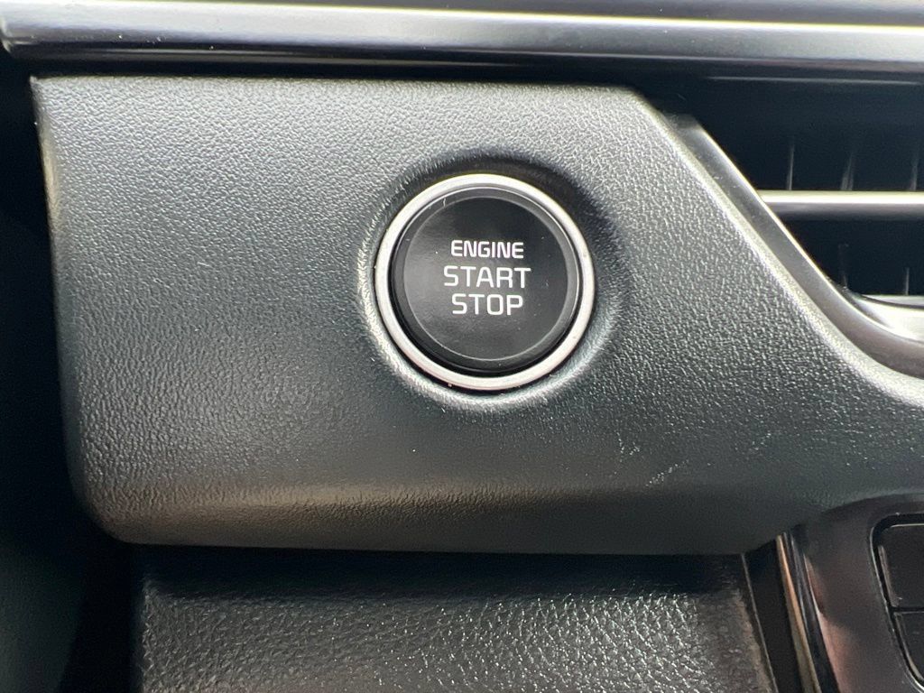 Certified 2025 Kia Seltos EX w/ EX Sunroof Package AWD/4WD image 63