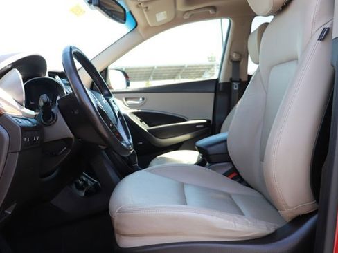 Used 2016 Hyundai Santa Fe Limited w/ Option Group 04 FWD image 12
