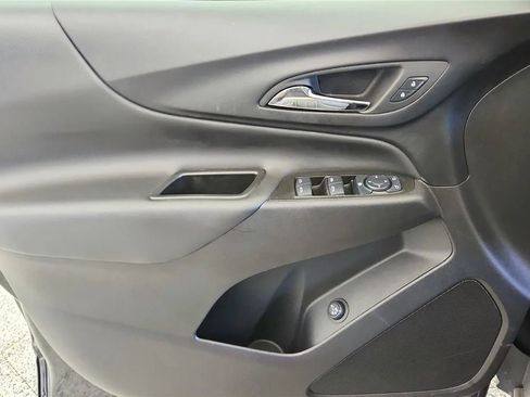 Used 2024 Chevrolet Equinox LT FWD image 32