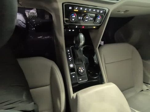 Certified 2023 Volkswagen Atlas SE image 13