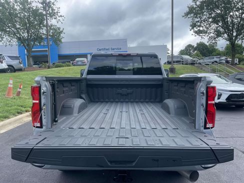 Used 2024 Chevrolet Silverado 2500 LTZ w/ LTZ Plus Package AWD/4WD image 8